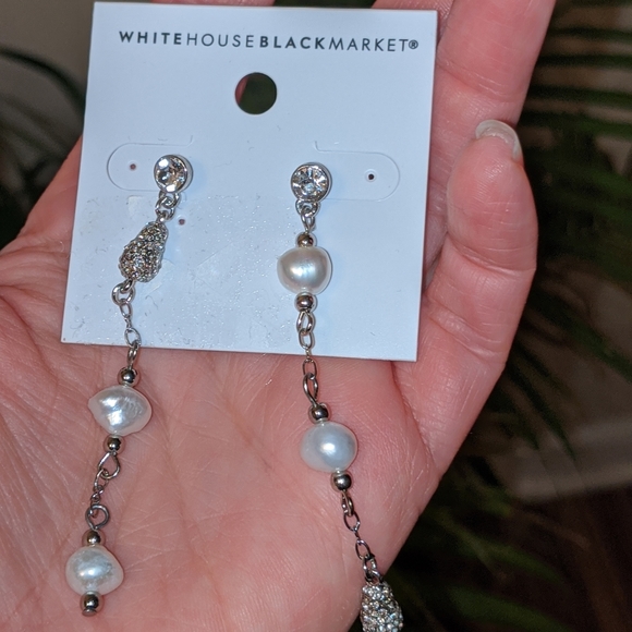 White House black market earrings - Picture 2 of 3